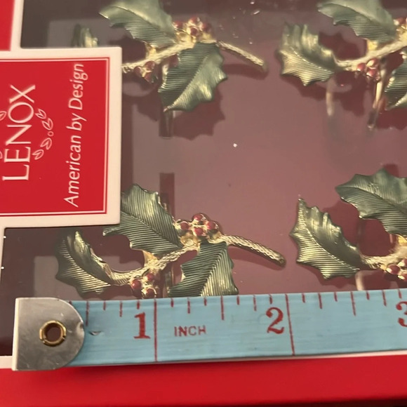 LENOX Holiday American by Design Set of 4 Napkin Rings Gold Tone Holly Berry - Picture 7 of 7